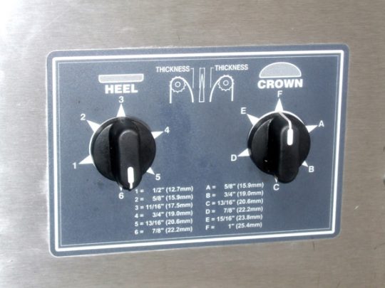 Roundup-VCT-2000-Bun-Toaster-Controls